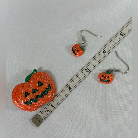 Pumpkin pin and earrings set - Picture 2 of 3